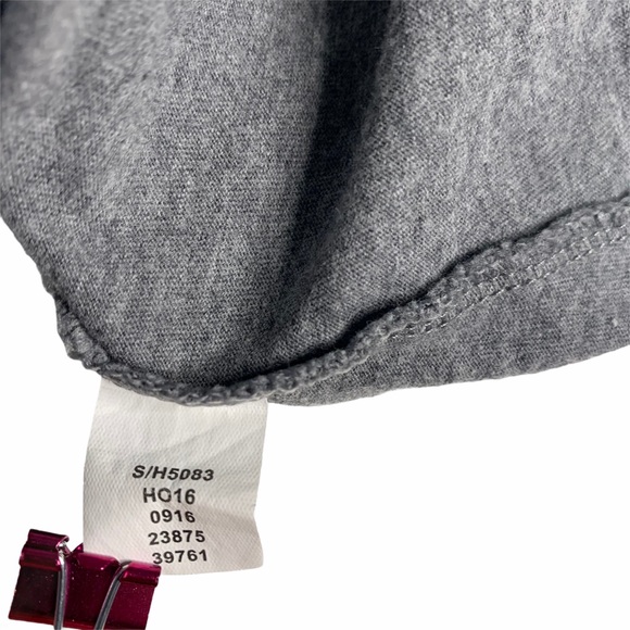 First Impression 18M long tee EUC sequin butterfly - Picture 7 of 7